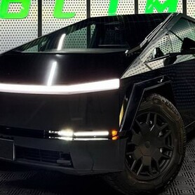 351 Tesla Cybertruck чорний прокат - авто на весілля
 у Києві - портфоліо 1