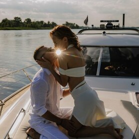 Прокат оренда катера яхти Bavaria 37 Sport HT VIP - авто на весілля
 у Києві - портфоліо 4