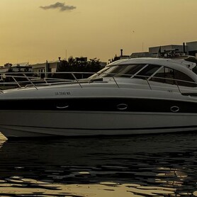 Прокат оренда катера яхти Bavaria 37 Sport HT VIP - авто на весілля
 у Києві - портфоліо 5
