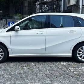 437 Авто на весілля Mercedes Benz W246 B class - авто на весілля
 у Києві - портфоліо 6
