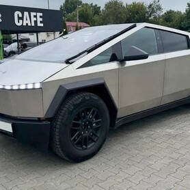 005 Tesla Cybertruck оренда з водієм - авто на весілля
 у Києві - портфоліо 2