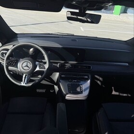 039 Мікроавтобус Mercedes-Benz V class 2025 - авто на весілля
 у Києві - портфоліо 4
