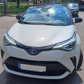 083 Позашляховик на весілля Toyota CH-R 2019 біла - авто на весілля
 у Києві - портфоліо 1