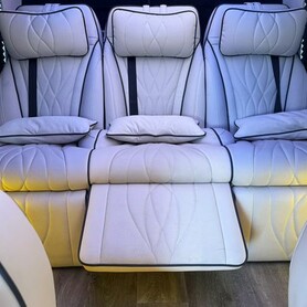 106 Mercedes-Benz Sprinter Vip класу для трансфера - авто на весілля
 у Києві - портфоліо 6