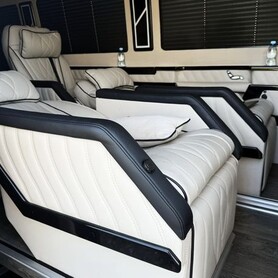 106 Mercedes-Benz Sprinter Vip класу для трансфера - авто на весілля
 у Києві - портфоліо 2