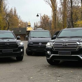 143 Оренда броньованої Toyota Land Cruiser 200 - авто на весілля
 у Києві - портфоліо 2