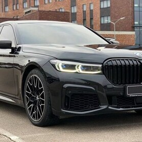 226 Прокат BMW 750 LI без водія або з водієм - авто на весілля
 у Києві - портфоліо 1