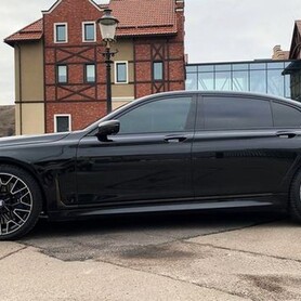 226 Прокат BMW 750 LI без водія або з водієм - авто на весілля
 у Києві - портфоліо 4