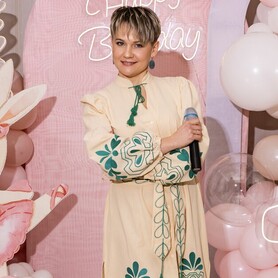 Аліна Захарчук - ведущий у Києві - портфоліо 1