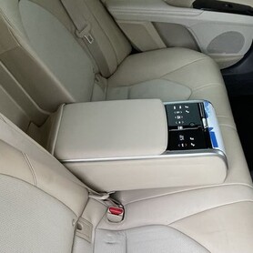 443 Оренда Toyota Camry 2025 в Києві - авто на весілля
 у Києві - портфоліо 2