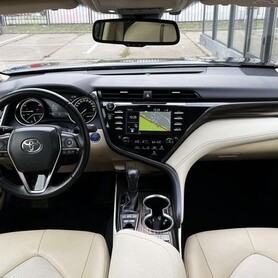 443 Оренда Toyota Camry 2025 в Києві - авто на весілля
 у Києві - портфоліо 3