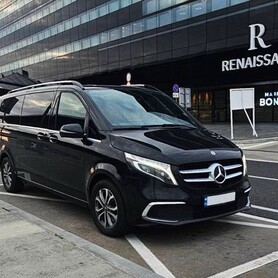 444 Оренда Mercedes-Benz V-Class з водієм - авто на весілля
 у Києві - портфоліо 1