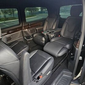 444 Оренда Mercedes-Benz V-Class з водієм - авто на весілля
 у Києві - портфоліо 2
