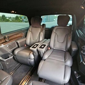 444 Оренда Mercedes-Benz V-Class з водієм - авто на весілля
 у Києві - портфоліо 5