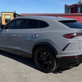066 Оренда Lamborghini Urus у Києві – з водієм - авто на весілля
 у Києві - портфоліо 4