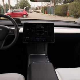 Tesla Model Y - авто на весілля
 у Луцьку - портфоліо 3