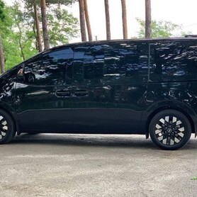 053 Прокат мікроавтобуса Hyundai Staria без водія - авто на весілля
 у Києві - портфоліо 4