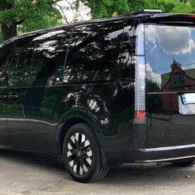 053 Прокат мікроавтобуса Hyundai Staria без водія - авто на весілля
 у Києві - портфоліо 5