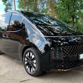 053 Прокат мікроавтобуса Hyundai Staria без водія - авто на весілля
 у Києві - портфоліо 1
