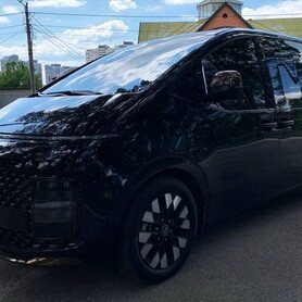 053 Прокат мікроавтобуса Hyundai Staria без водія - авто на весілля
 у Києві - портфоліо 2