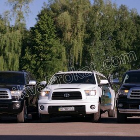 Лімузин Toyota Sequoia з літнім майданчиком - авто на весілля
 у Вінниці - портфоліо 3