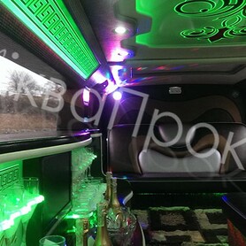 Лімузин Hummer H2 - авто на весілля
 у Житомирі - портфоліо 3