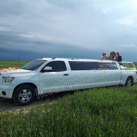Лімузин Toyota Sequoia з літнім майданчиком - авто на весілля
 у Львові - портфоліо 1