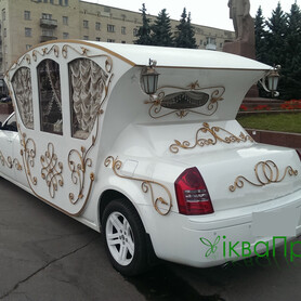 Лімузин-Карета Крайслер С300 - авто на весілля
 у Львові - портфоліо 3