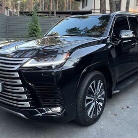 059 Оренда Lexus LX 500 без водія в Києві - авто на весілля
 у Києві - портфоліо 1
