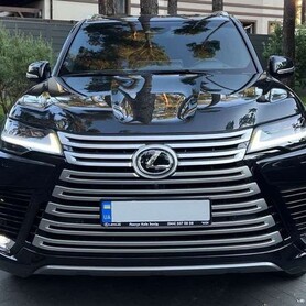 059 Оренда Lexus LX 500 без водія в Києві - авто на весілля
 у Києві - портфоліо 2