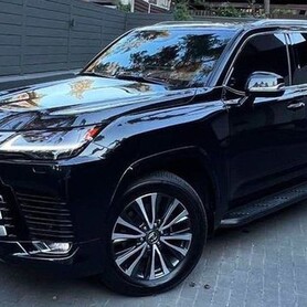 059 Оренда Lexus LX 500 без водія в Києві - авто на весілля
 у Києві - портфоліо 3