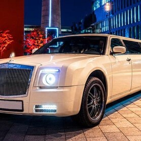 355 Лімузин Rolls-Royce Phantom Galaxy - авто на весілля
 у Києві - портфоліо 1