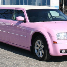 Рожевий Лімузин Крайслер С300 - авто на свадьбу в Ивано-Франковске - портфолио 1