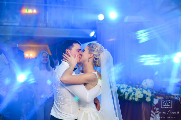 Красивая свадьба в классическом стиле Юлии и Виталия - фото №32