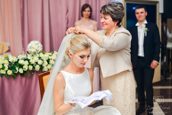 Красивая свадьба в классическом стиле Юлии и Виталия - фото №38