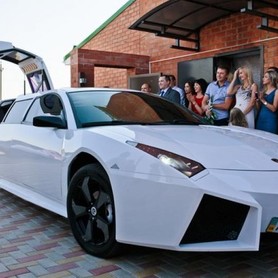 Лимузин Lamborghini Reventon - авто на свадьбу в Мариуполе - портфолио 4