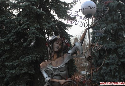 Скульптура "Девушка-Весна" - фото 2