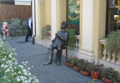 Памятник бравому солдату Швейку - место для фотосессии в Львове - портфолио 5