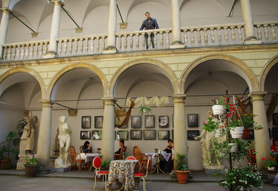 Итальянский дворик - место для фотосессии в Львове - портфолио 6