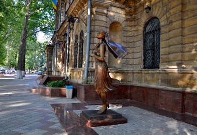 Памятник невесте - место для фотосессии в Николаеве - портфолио 1