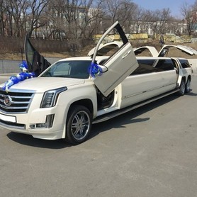 Лимузин Cadillac Escalade 2018 - авто на свадьбу в Киеве - портфолио 2