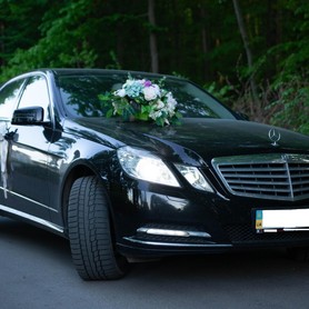 Mercedes E250 - авто на свадьбу в Виннице - портфолио 5