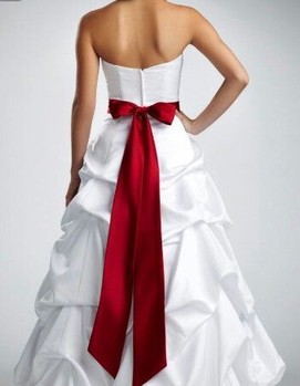 свадьба в бордовом цвете, платье невесты 