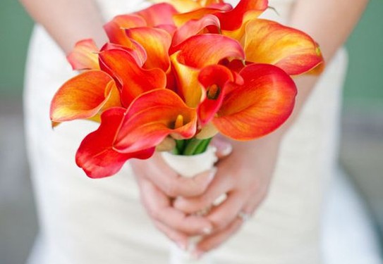 букет невесты в оранжевом цвете