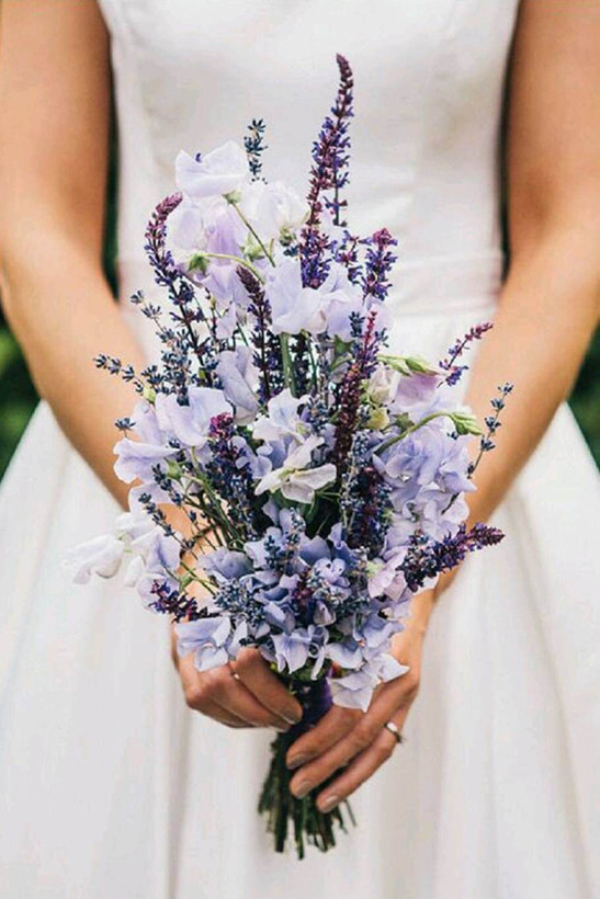 Букет невесты из полевых цветов: почему бы не своими руками?
