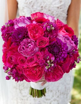 свадьба в цвете фуксия, букет невесты