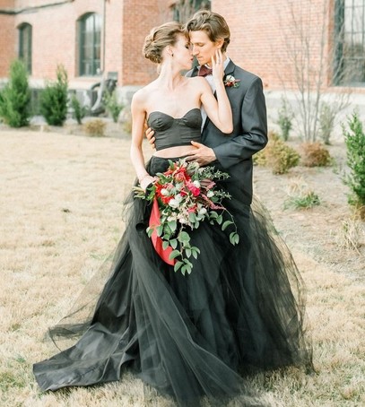 свадьба, жених и невеста, невеста в чёрном, черное свадебное платье, необычная свадьба, 