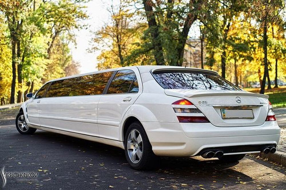 029 Лимузин Mercedes W221 S63 белый 