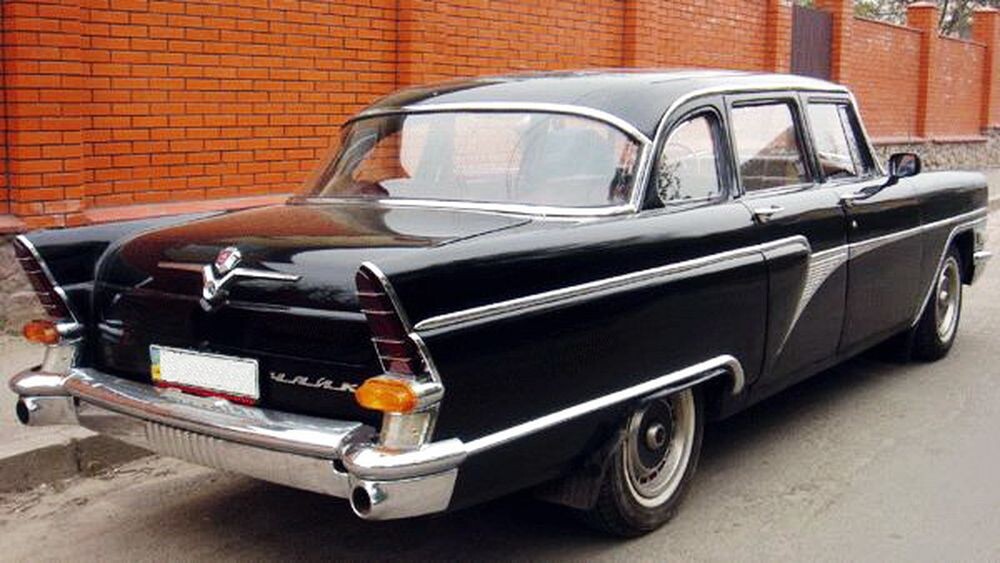 206 Ретро автомобиль Chayka GAZ-13 черная 