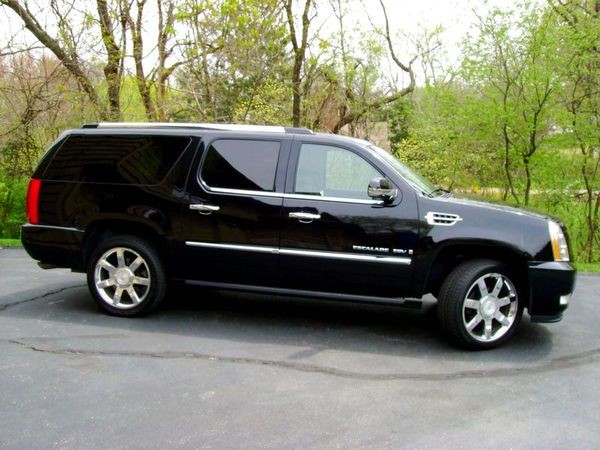 246 Внедорожник Cadillac Escalade черный 